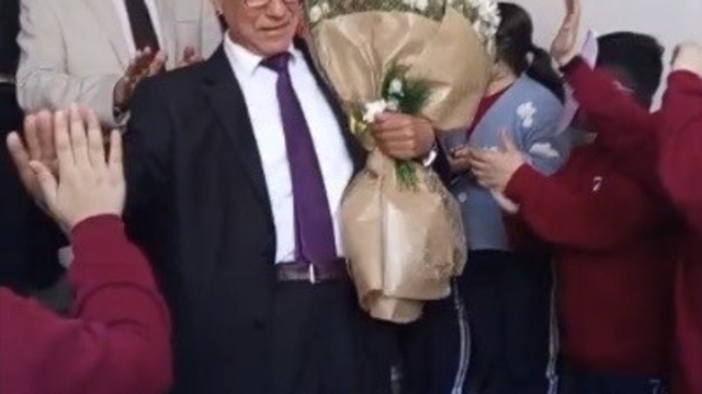 Osmaniye'de 43 yıllık eğitim neferine duygusal uğurlama