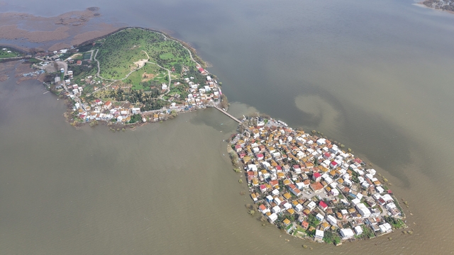 "Velhasıl sudan ibaret Bursa"nın dağı ovası suyla doldu
Su kesintilerinden sonraki 6 ayda Bursa'ya adeta bereket yağdı