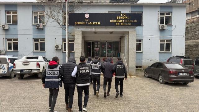 Hakkâri'de aranan 12 şahıs yakalandı