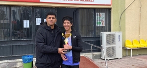 Aliağa'nın özel sporcularından çifte şampiyonluk