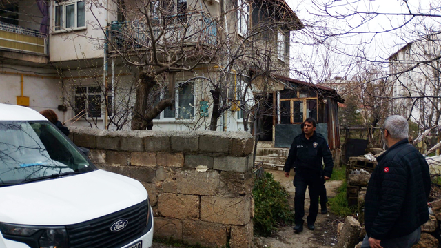 Yalnız yaşadığı evde sobadan sızan gazdan hayatını kaybetti