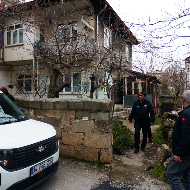 Yalnız yaşadığı evde sobadan sızan gazdan hayatını kaybetti