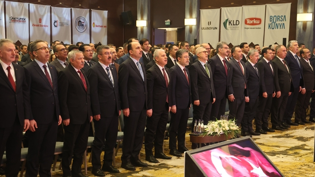 Tarım ve Orman Bakanı Yumaklı: "Sağlıklı ve güvenilir gıdaya giden yolda bütün süreçleri etkin politikalarımızla yöneteceğiz"
"Tespit ettiğimiz 2 yıl üst üste işlenmeyen arazilerin yüzde 65'i arazi sahipleri tarafından ya işlendi ya işletildi"