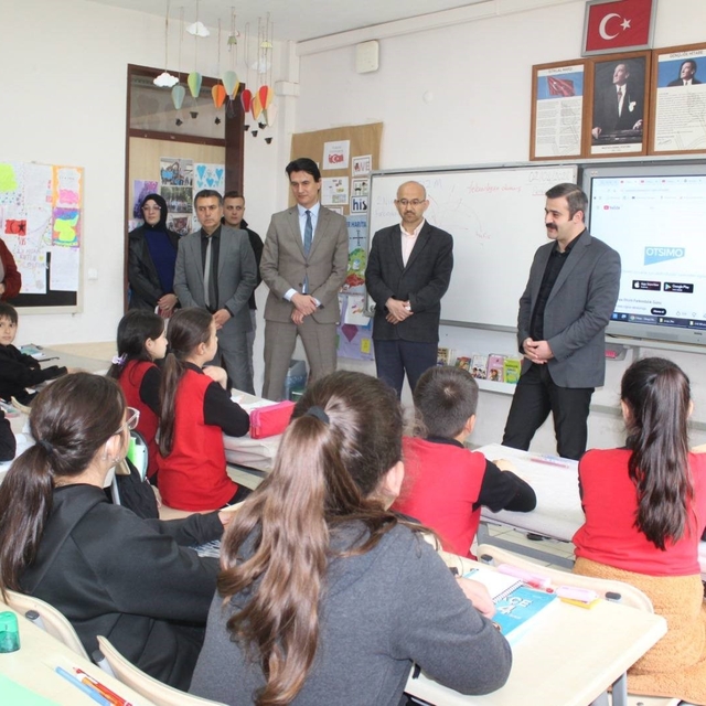 Köyceğiz Kaymakamı Kumcu, öğrencilerle bir aray geldi