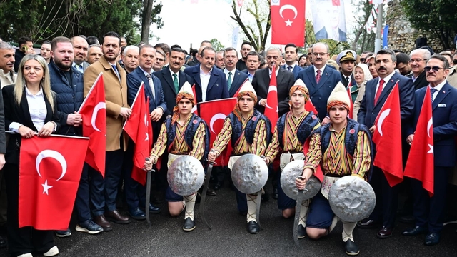 Bursa'nın fethinin 700.yıldönümü kutlanıyor
Balabanbey Kalesi'nden başlayan fetih yürüyüşü Tophane Osmangazi ve Orhangazi türbelerinde ziyaretle son buldu