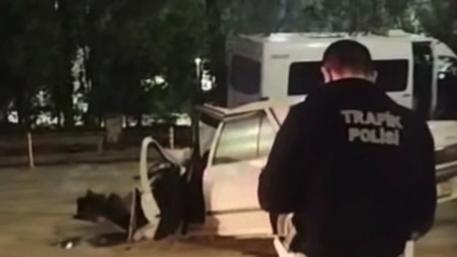 Gaziantep'te işçi servisi ile otomobil çarpıştı: 1'i ağır 7 yaralı