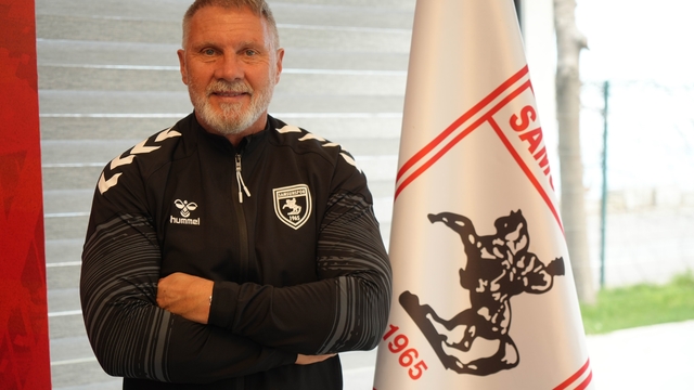 Thorsten Fink: "İlk 5'te olmak istiyorsak bütün maçları kazanmalıyız"
Samsunspor Teknik Direktörü Thorsten Fink:
"Konyaspor, oynayacağımız en zor karşılaşmalardan bir tanesi olacak"
"1 yıl elde edilmiş başarı, başarı değildir"
"Türkiye'nin Dünya Kupası'na gitmesinden mutluyum"