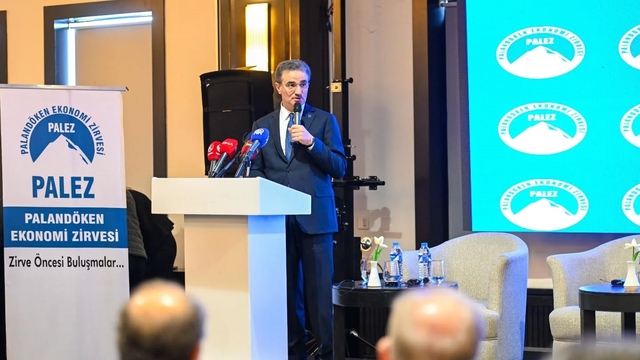 Vali Baruş, Palandöken Ekonomi Zirvesi'nde konuştu