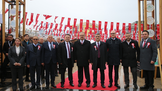 Aydın'da "İşyurtları Ürün ve El Sanatları Fuarı" açıldı