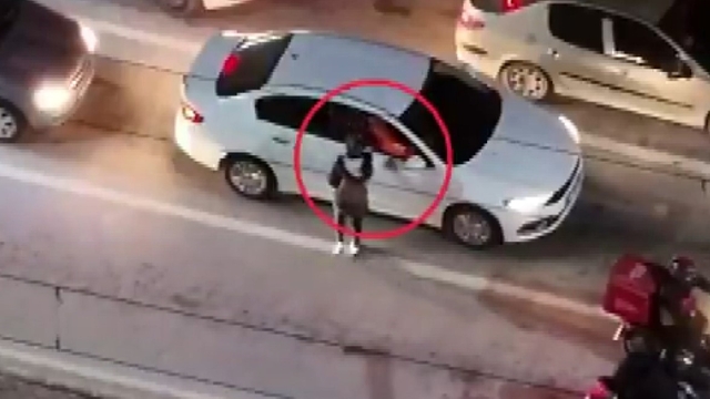 Gaziantep'te yollarda dilencilik ve satıcılık yapan şahıslara operasyon: 13 gözaltı