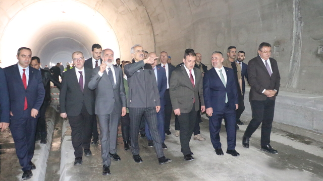 Bakan Uraloğlu: 2053 yılında trenle 48 saatte tüm Türkiye'yi gezeceğiz