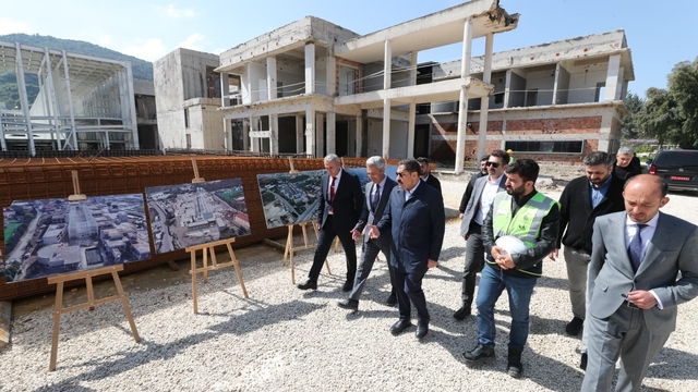 Hatay Valisi Mustafa Masatlı, Arkeoloji Müzesi'nde incelemelerde bulundu