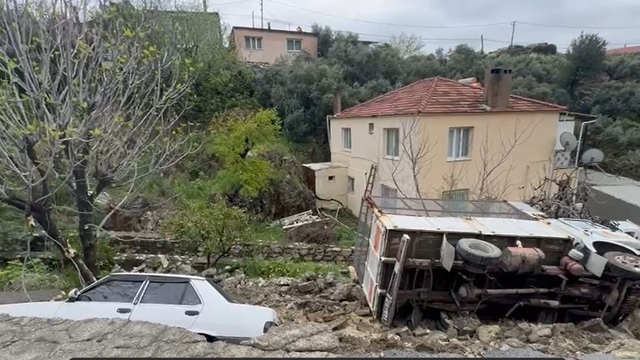 Aşırı yağışlar Söke'de hayatı olumsuz etkiliyor