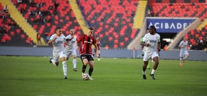 Trendyol Süper Lig: Gaziantep FK: 0 - Corendon Alanyaspor: 1 (İlk yarı)