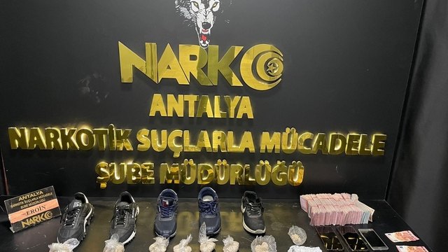 Antalya'da uyuşturucu operasyonunda 22 zanlı tutuklandı