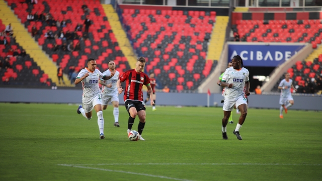 Trendyol Süper Lig: Gaziantep FK: 0 - Corendon Alanyaspor: 1 (İlk yarı)