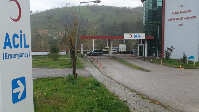 Düzce'de 5 kişi karbonmonoksit zehirlenmesi şüphesiyle hastaneye kaldırıldı