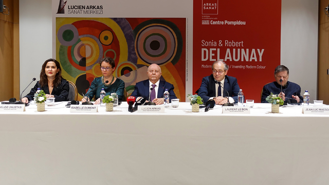 İzmir'de Lucien Arkas Sanat Merkezi kapılarını açtı