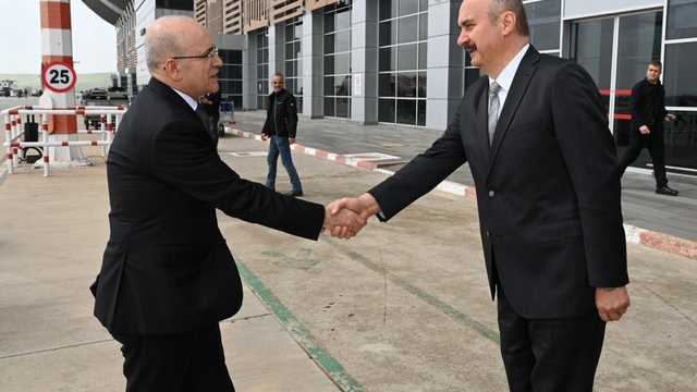 Hazine ve Maliye Bakanı Mehmet Şimşek Batman'da ziyaretlerde bulundu