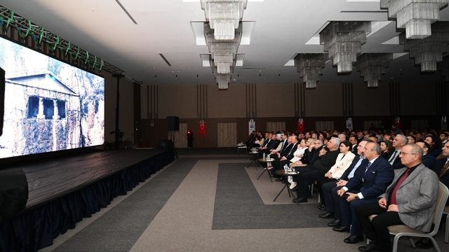 Binlerce yıllık tarihe yapay zekayla ışık tutulan filmin galasına yoğun ilgi
"Yedi Kemerli Bir Zaman Geçidi Taşköprü" Kastamonu'da izleyiciyle buluştu
