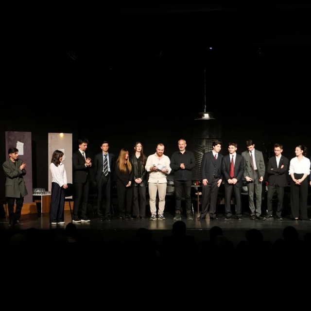 Erzurum Lisesi öğrencilerinden anlamlı sahne: "12 Öfkeli" büyük beğeni topl...