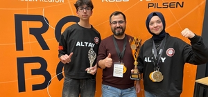 Meslek Lisesi'nde üretip, ‘Altay’ adını verdikleri otonom robotla dünya 2’ncisi oldular