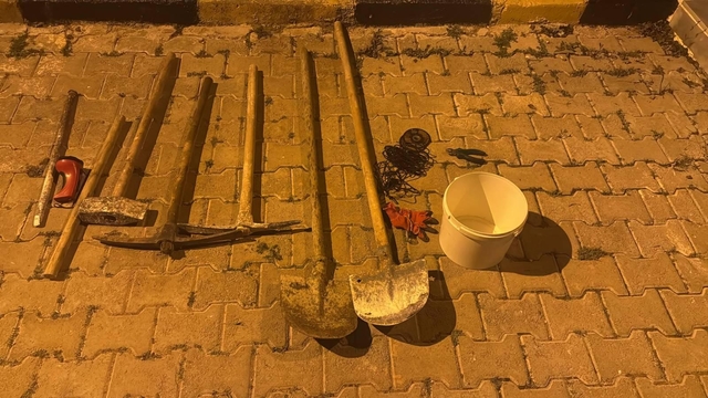 Şanlıurfa'da kaçak kazı yapan 5 şüpheli suçüstü yakalandı
