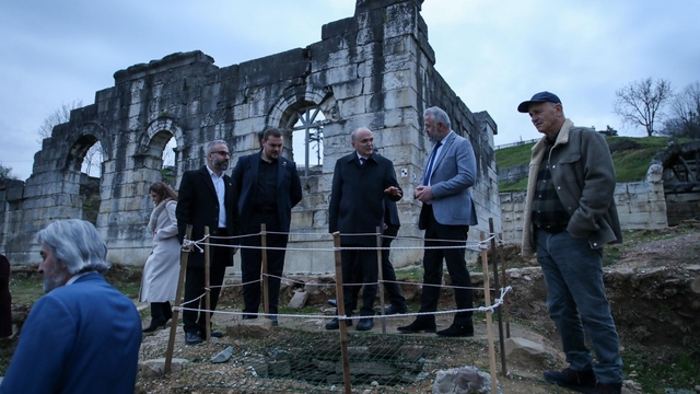Düzce için siyaset üstü zirve
Başkan Özlü, siyasi parti il başkanlarını aynı masada buluşturdu
"Düzce tarihinin en büyük içme suyu yatırımlarını yapıyoruz"
"Düzce'nin şehir kimliğini oluşturuyoruz"