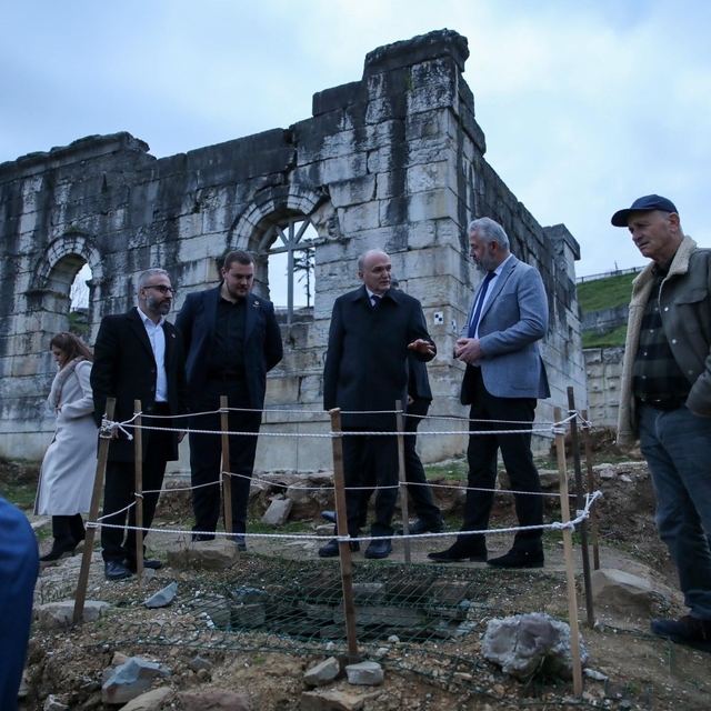 Düzce için siyaset üstü zirve
Başkan Özlü, siyasi parti il başkanlarını ayn...