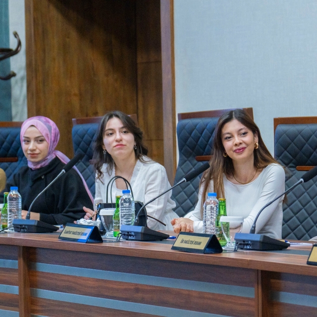 Üniversite yönetimi öğrenci temsilcileriyle bir araya geldi