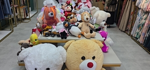 "Açılışa kuruyacak çiçeklerle değil çocukları sevindirecek oyuncaklarla gel...