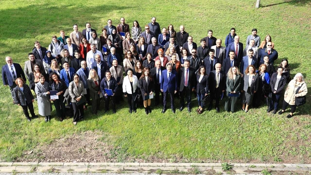 BUÜ Rektörü Yılmaz, başarılı akademisyenlerle bir araya geldi