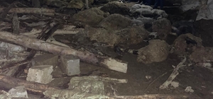 Van'da ahır çöktü: 56 küçükbaş hayvan telef oldu