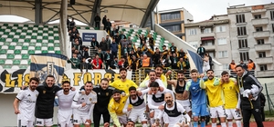 Aliağa FK yarışı bırakmadı