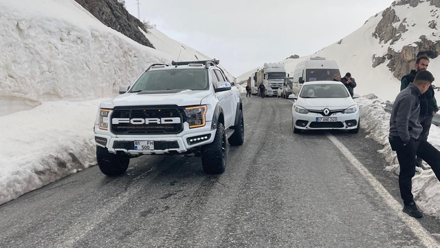 Hakkari- Şırnak kara yolu çığ nedeniyle kapandı