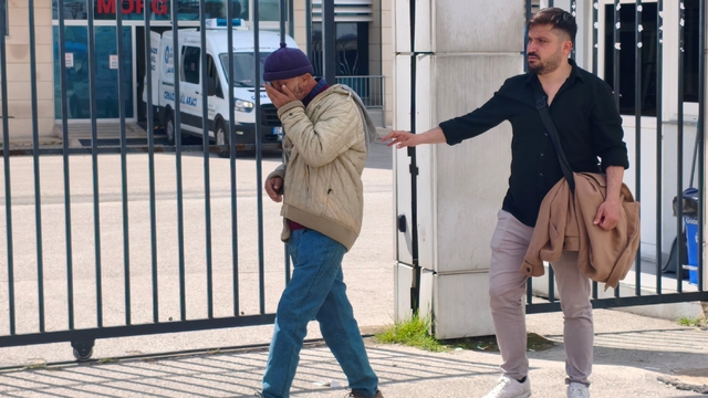 Feci kazada hayatını kaybeden gençlerin cenazeleri gözyaşları içinde teslim alındı
Kontrolden çıkan otomobil ağaca çarptı