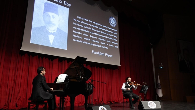 Keman ve piyano ile saklı kadim nağmeler: "Türk müziği saz eserleri" Erzurum'da büyüledi