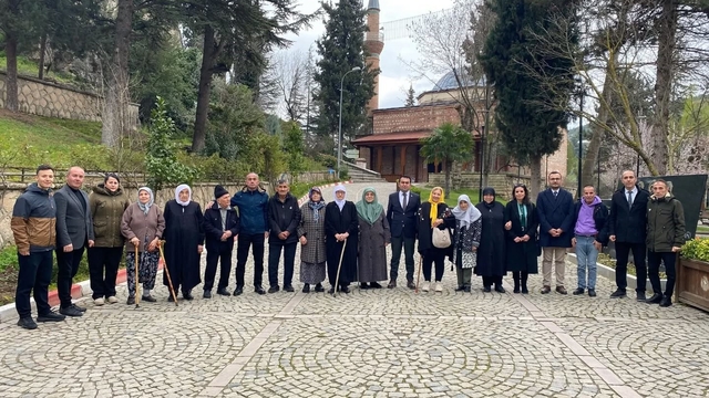 Bilecik huzurevi sakinleri Şeyh Edebali Türbesini ziyaret etti