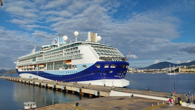 Sezonun ikinci kuruvaziyer gemisi Bodrum'a geldi