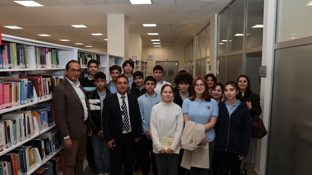 ALKÜ'de Kütüphane Haftası etkinliklerle kutlandı
ALKÜ Rektörü Türkdoğan: "Kütüphaneler bilginin kalbidir"