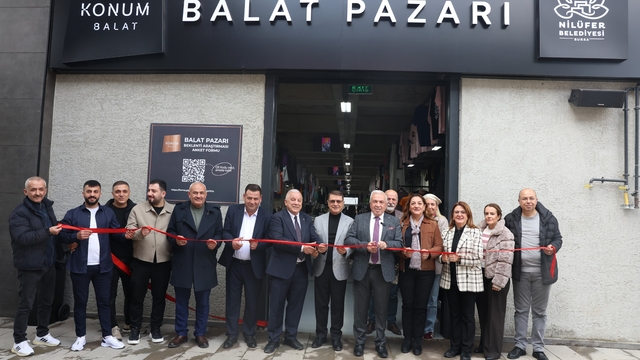Nilüfer'in 8'inci giyim pazarı Balat'ta açıldı