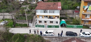 ‘Ben Mesih'im’ deyip, evinin çatısına ve çitlerine yazılar yazdı