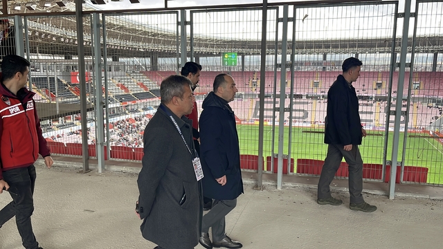 Eskişehir Emniyet Müdürü Yılmaz maç öncesi stadyumda inceleme yaptı