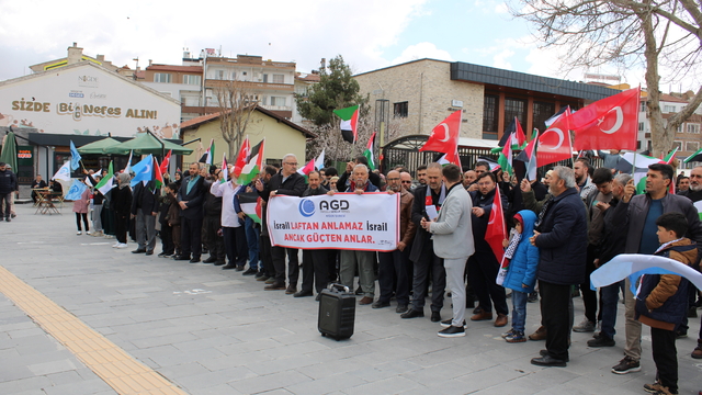 Mescid-i Aksa'nın kapalı tutulması ve İsrail'in çıkardığı idam yasası Niğde'de protesto edildi