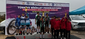 Akhisarlı bisikletçiler Türkiye Kupası'nda zirvede