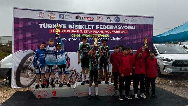 Akhisarlı bisikletçiler Türkiye Kupası'nda zirvede
