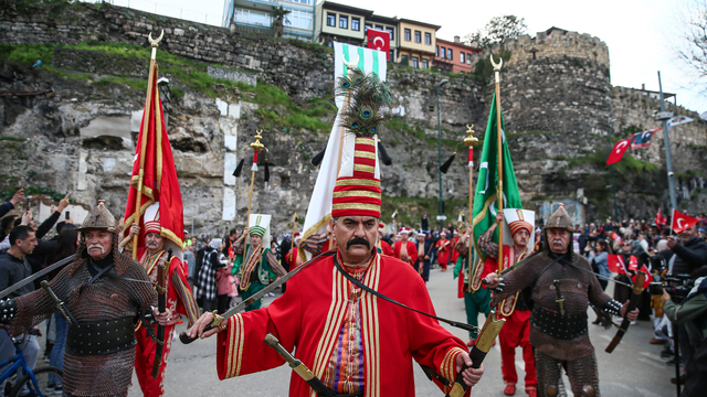 Bursa'nın fethinin 700. yılı, fetih yürüyüşü ile kutlandı