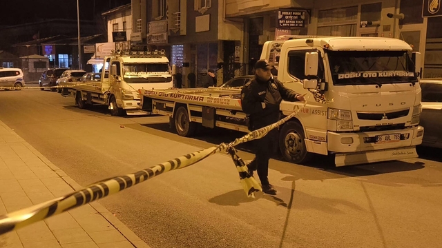 Kars'ta park halindeki iki adet çekici kurşunlandı