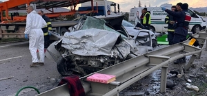 Eskişehir-Ankara yolunda feci kaza: 4 ölü, 2 yaralı Karşı şeride geçen otomobile başka bir otomobile çarptı