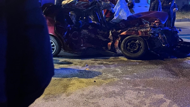 Adana'da minibüs ile otomobil çarpıştı: 1 ölü